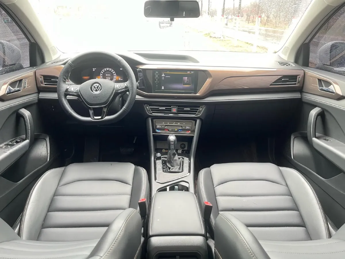 2022 Ford Transit 2.0T 202HP L4 6AT,autocango,china used car exporter,china ev exporter,chinese used car exporter,chinese used ev exporter