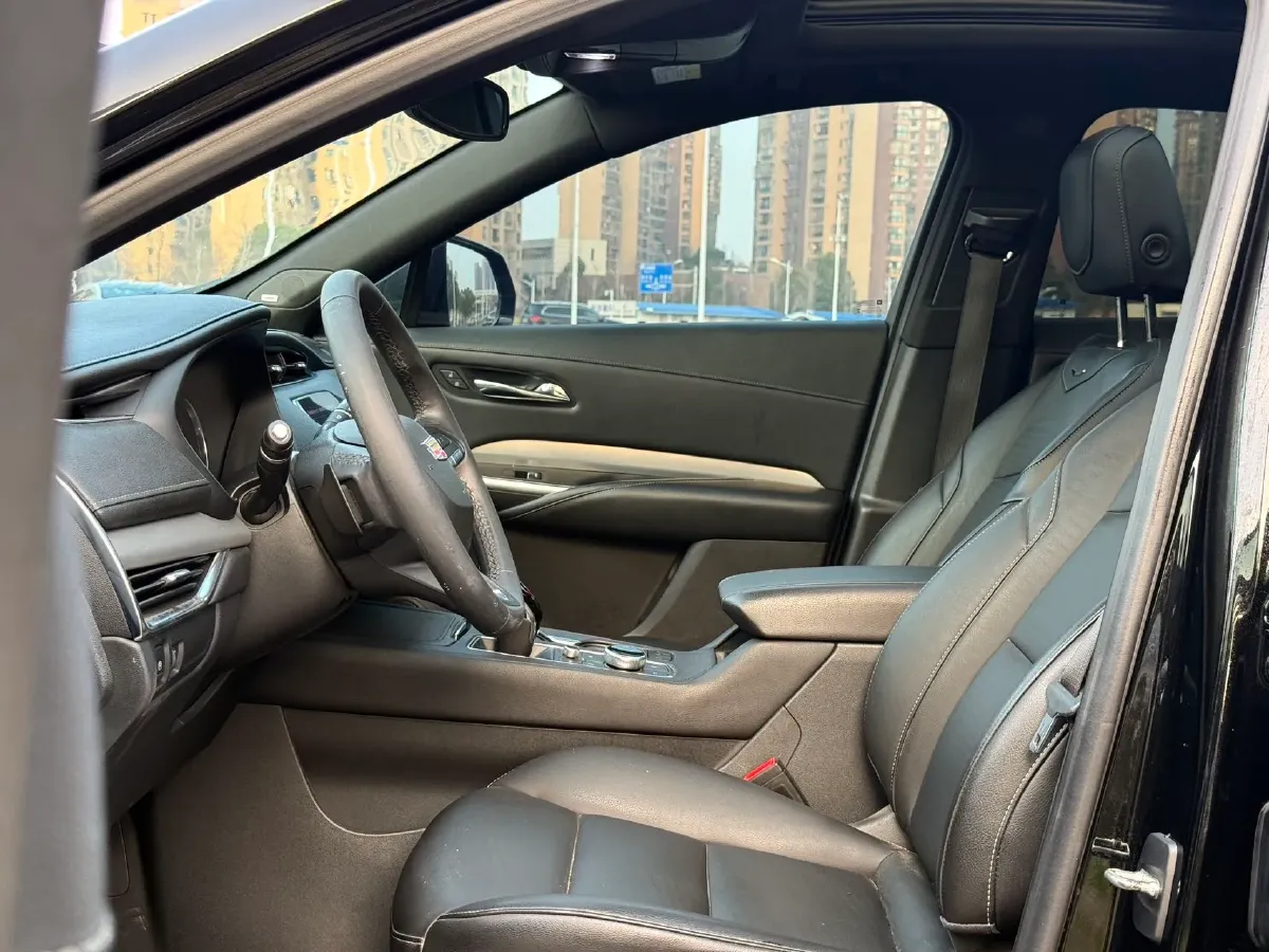 2020 Cadillac XT4 2.0T 241HP L4 9AT,autocango,china used car exporter,china ev exporter,chinese used car exporter,chinese used ev exporter