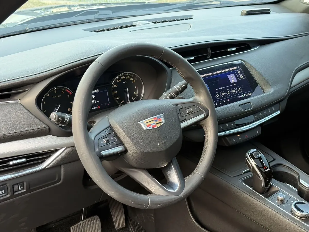 2020 Cadillac XT4 2.0T 241HP L4 9AT,autocango,china used car exporter,china ev exporter,chinese used car exporter,chinese used ev exporter