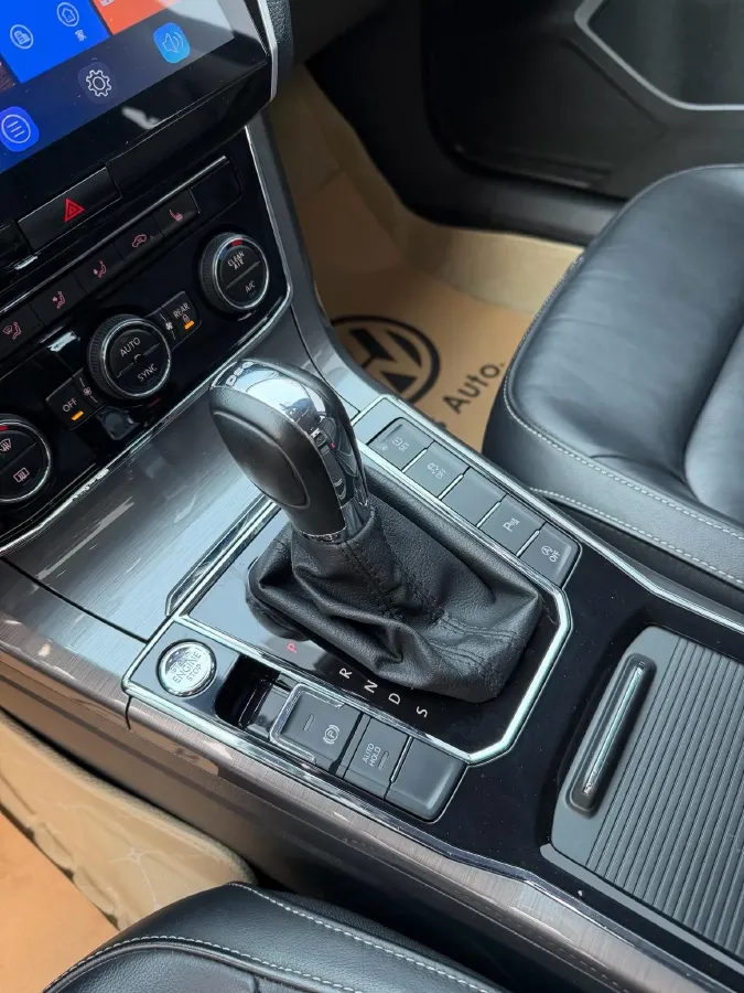 2017 Volkswagen Passat 1.8T 180HP L4 7DCT,autocango,china used car exporter,china ev exporter,chinese used car exporter,chinese used ev exporter