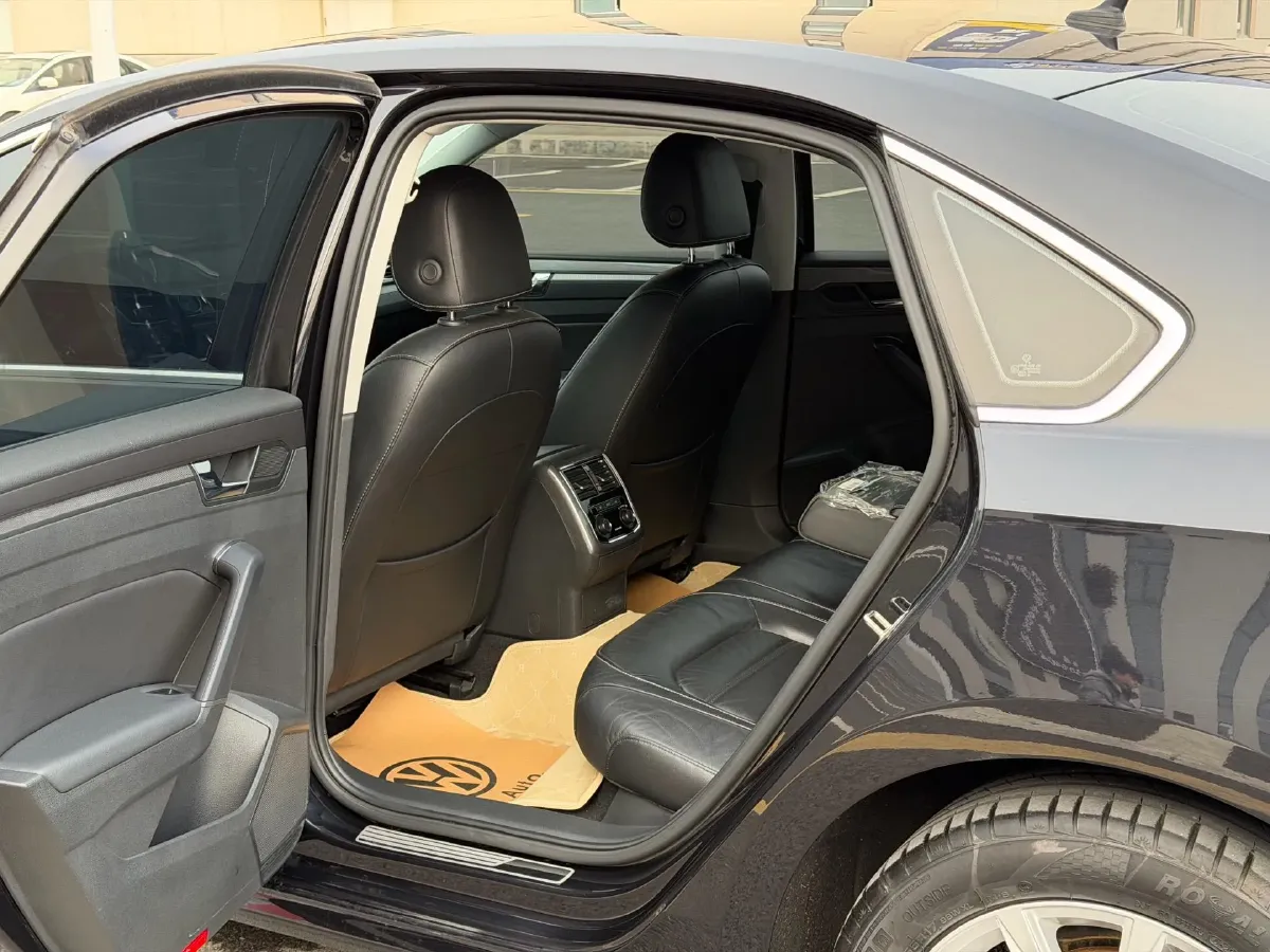 2017 Volkswagen Passat 1.8T 180HP L4 7DCT,autocango,china used car exporter,china ev exporter,chinese used car exporter,chinese used ev exporter