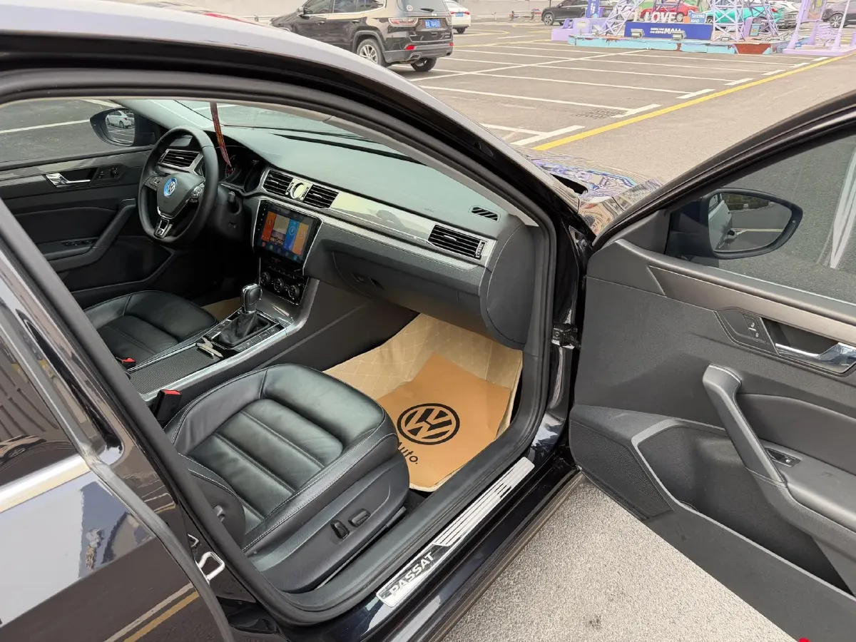 2017 Volkswagen Passat 1.8T 180HP L4 7DCT,autocango,china used car exporter,china ev exporter,chinese used car exporter,chinese used ev exporter