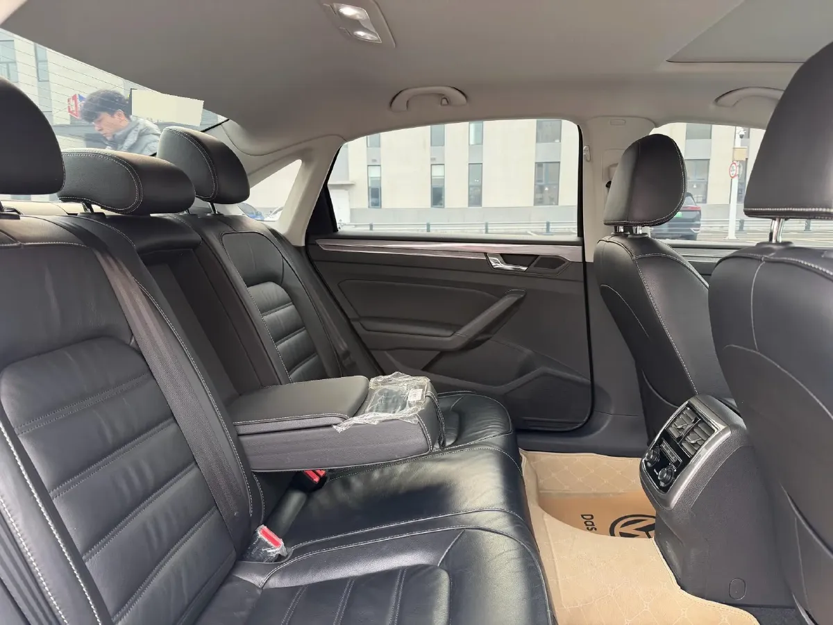 2017 Volkswagen Passat 1.8T 180HP L4 7DCT,autocango,china used car exporter,china ev exporter,chinese used car exporter,chinese used ev exporter