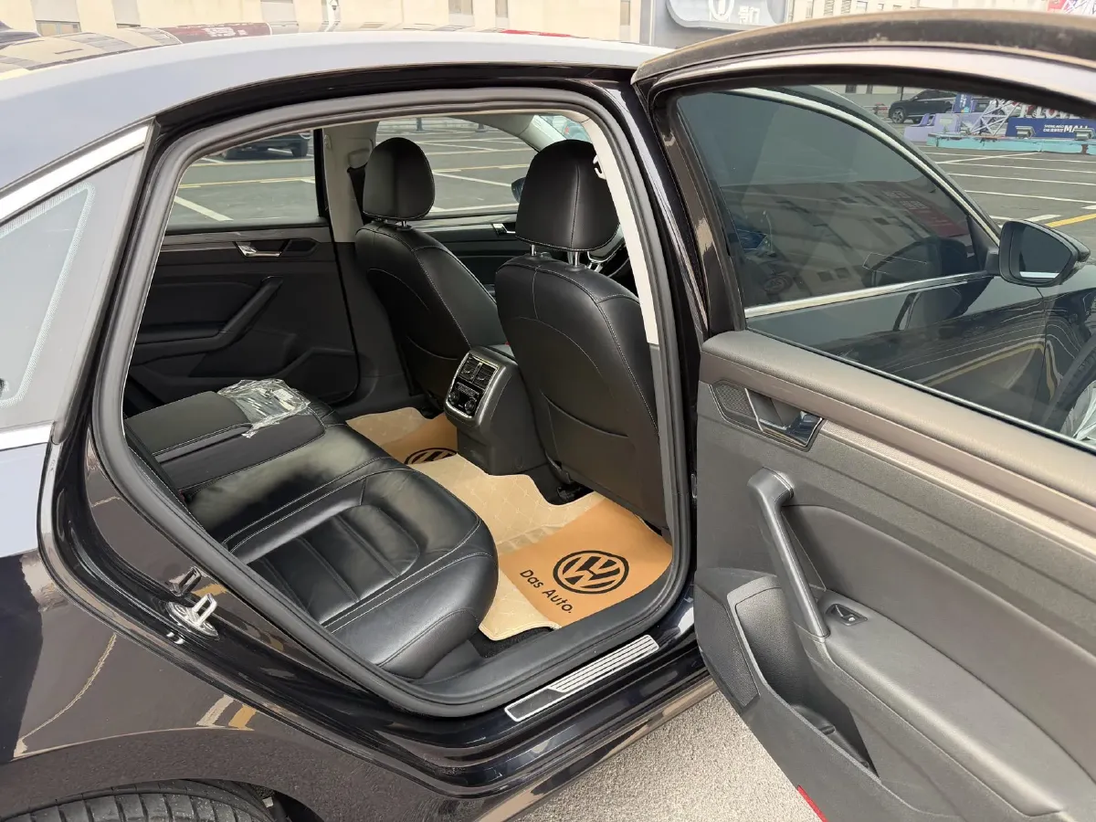 2017 Volkswagen Passat 1.8T 180HP L4 7DCT,autocango,china used car exporter,china ev exporter,chinese used car exporter,chinese used ev exporter