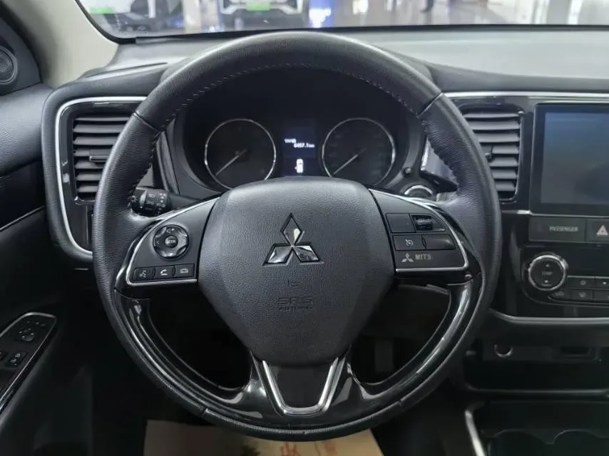 2021 Mitsubishi Outlander 2.0L 166HP L4 CVT,autocango,china used car exporter,china ev exporter,chinese used car exporter,chinese used ev exporter