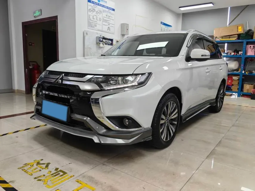 2021 Mitsubishi Outlander 2.0L 166HP L4 CVT,autocango,china used car exporter,china ev exporter,chinese used car exporter,chinese used ev exporter