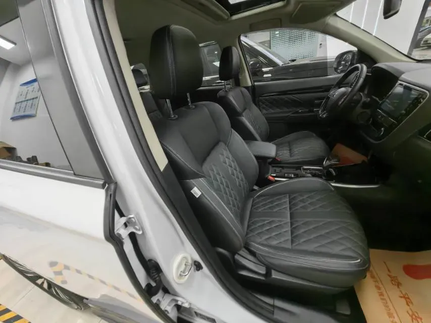 2021 Mitsubishi Outlander 2.0L 166HP L4 CVT,autocango,china used car exporter,china ev exporter,chinese used car exporter,chinese used ev exporter