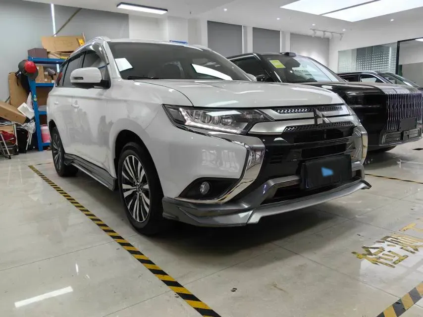 2021 Mitsubishi Outlander 2.0L 166HP L4 CVT,autocango,china used car exporter,china ev exporter,chinese used car exporter,chinese used ev exporter