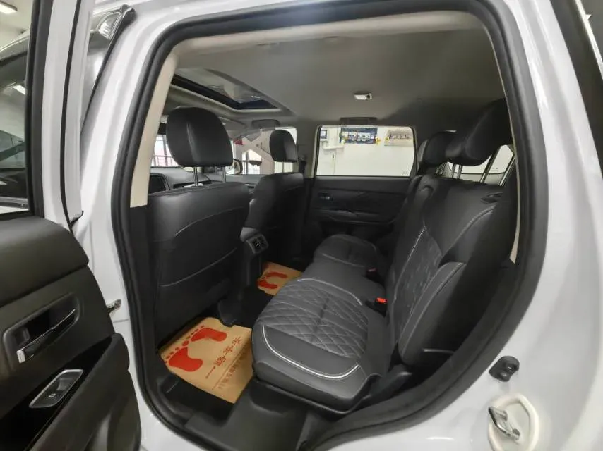 2021 Mitsubishi Outlander 2.0L 166HP L4 CVT,autocango,china used car exporter,china ev exporter,chinese used car exporter,chinese used ev exporter