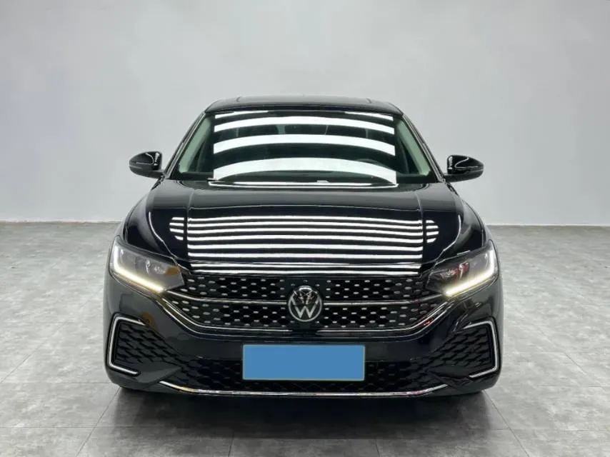 2025 Volkswagen Passat 2.0T 220HP L4 7DCT,autocango,china used car exporter,china ev exporter,chinese used car exporter,chinese used ev exporter