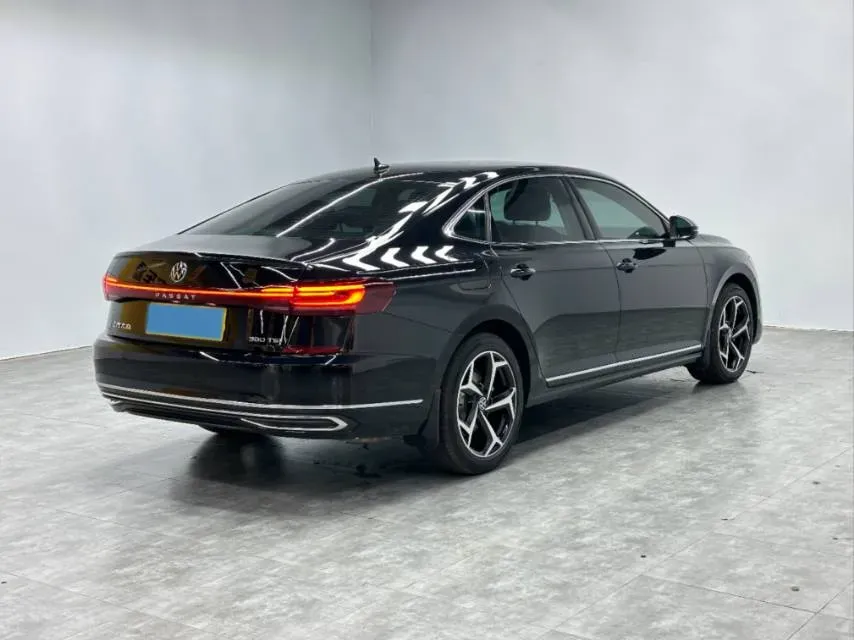 2025 Volkswagen Passat 2.0T 220HP L4 7DCT,autocango,china used car exporter,china ev exporter,chinese used car exporter,chinese used ev exporter