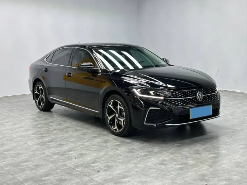 2025 Volkswagen Passat 2.0T 220HP L4 7DCT,autocango,china used car exporter,china ev exporter,chinese used car exporter,chinese used ev exporter