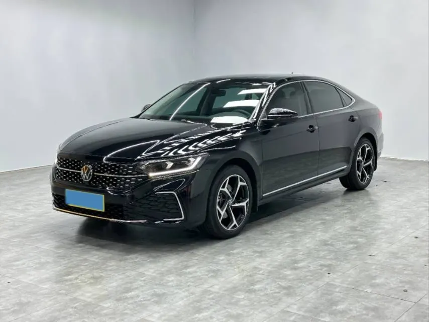2025 Volkswagen Passat 2.0T 220HP L4 7DCT,autocango,china used car exporter,china ev exporter,chinese used car exporter,chinese used ev exporter