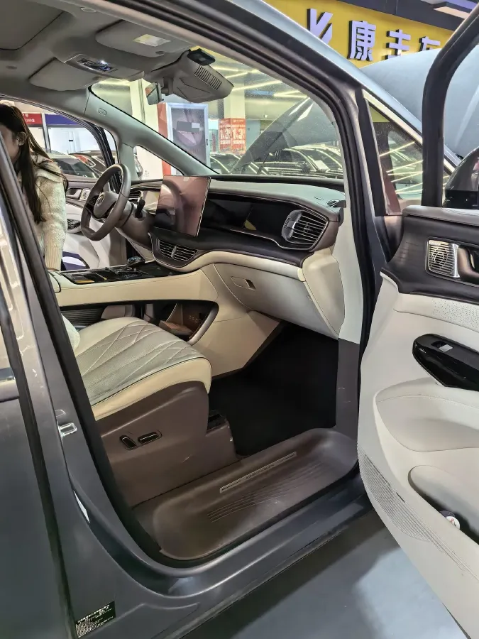 2022 Mercedes-Benz GLC Class 2.0T 197HP L4 9AT,autocango,china used car exporter,china ev exporter,chinese used car exporter,chinese used ev exporter