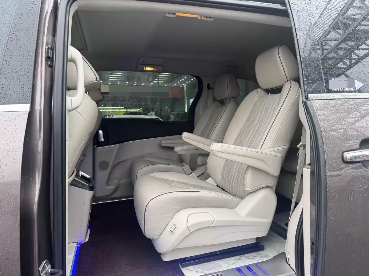 2022 Buick GL8 2.0T 237HP L4 9AT,autocango,china used car exporter,china ev exporter,chinese used car exporter,chinese used ev exporter