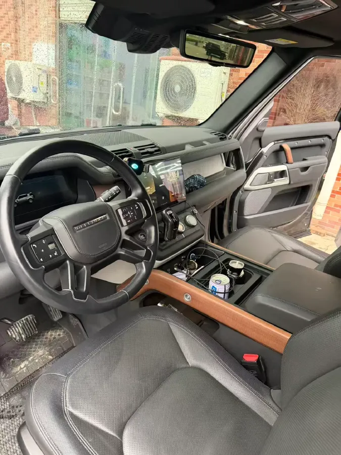 2023 Land Rover Defender 3.0T 400HP L6 8AT,autocango,china used car exporter,china ev exporter,chinese used car exporter,chinese used ev exporter