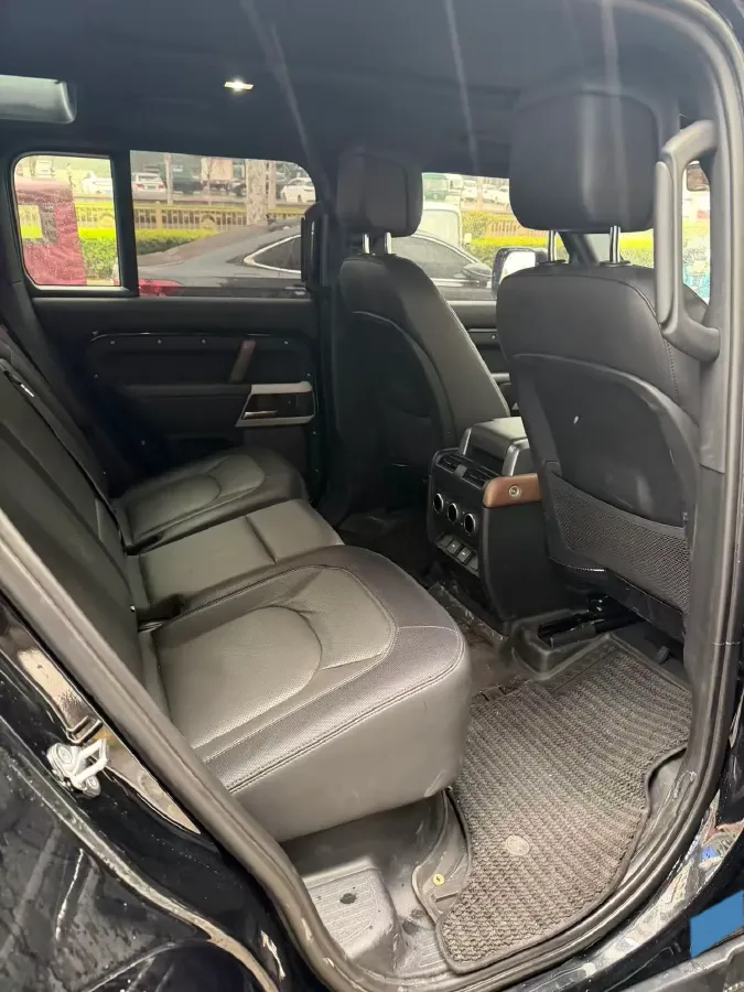 2023 Land Rover Defender 3.0T 400HP L6 8AT,autocango,china used car exporter,china ev exporter,chinese used car exporter,chinese used ev exporter