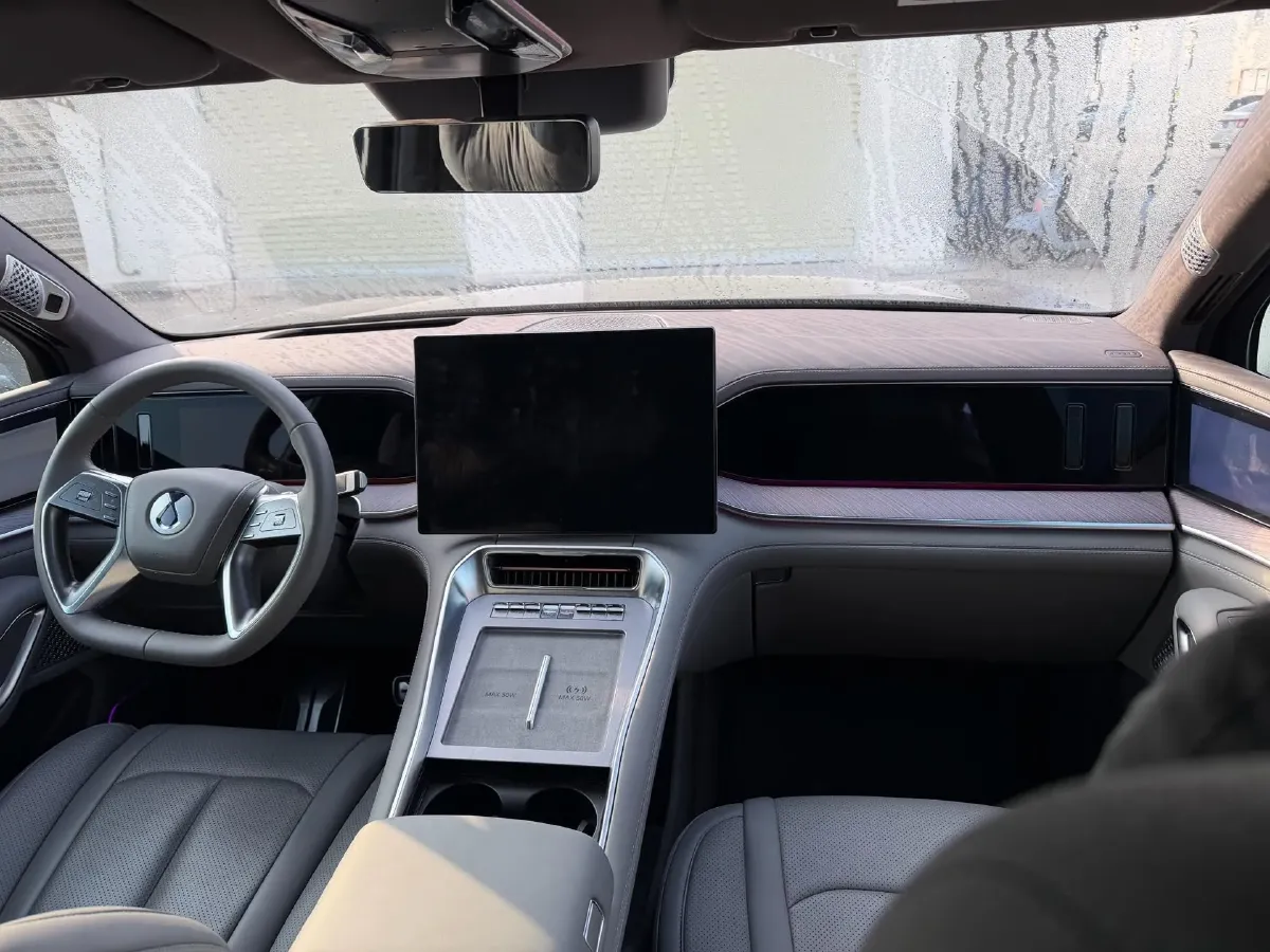 2025 Denza DenzaN9 2.0T 207HP L4 E-CVT PHEV,autocango,china used car exporter,china ev exporter,chinese used car exporter,chinese used ev exporter