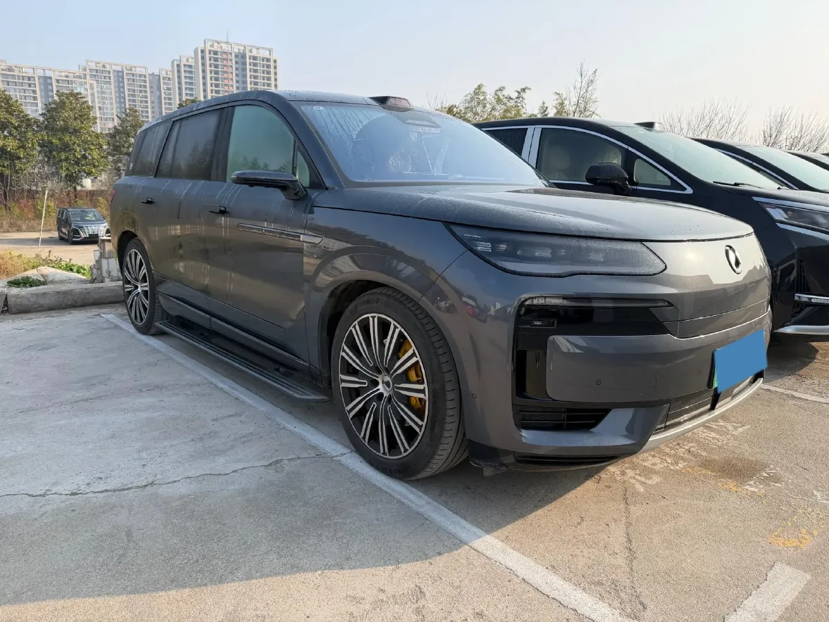 2025 Denza DenzaN9 2.0T 207HP L4 E-CVT PHEV,autocango,china used car exporter,china ev exporter,chinese used car exporter,chinese used ev exporter