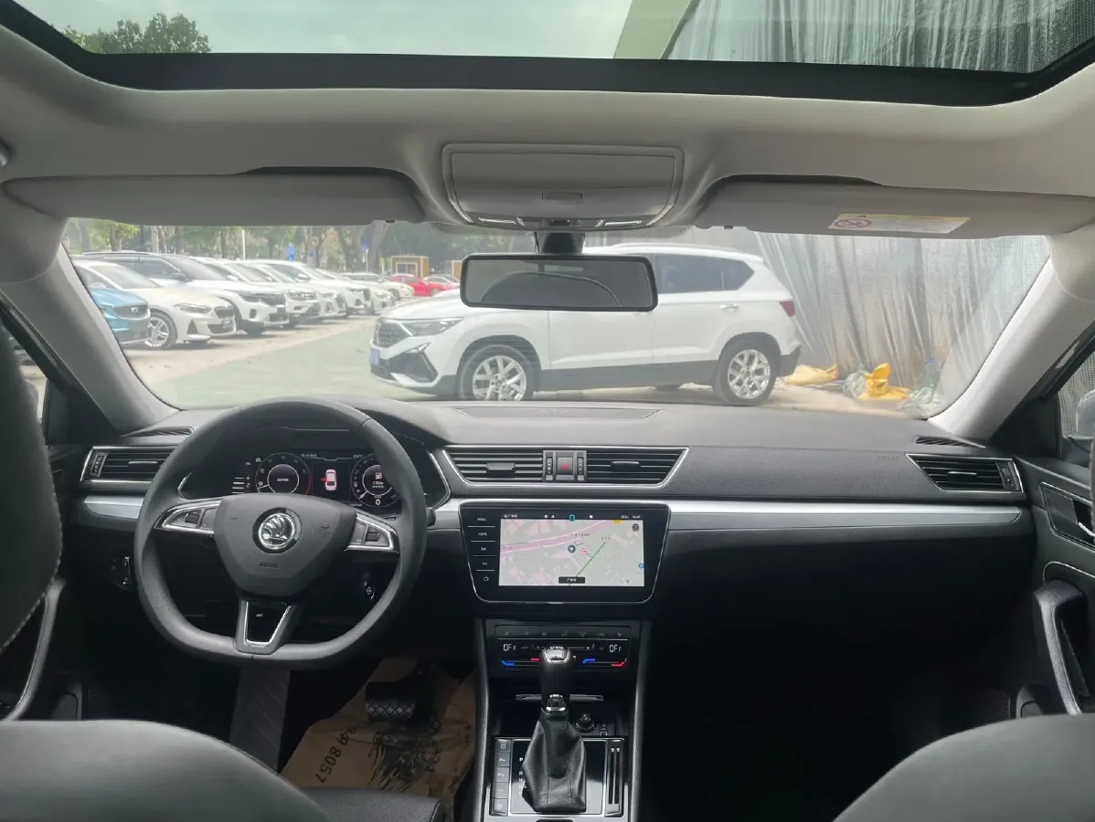 2023 Skoda Superb 1.4T 150HP L4 7DCT,autocango,china used car exporter,china ev exporter,chinese used car exporter,chinese used ev exporter