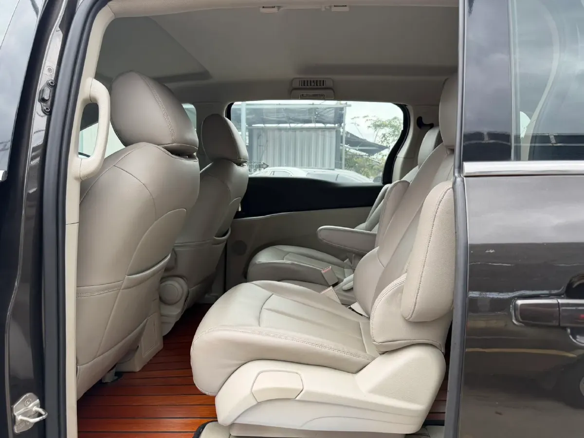 2021 Buick GL8 2.0T 237HP L4 9AT,autocango,china used car exporter,china ev exporter,chinese used car exporter,chinese used ev exporter