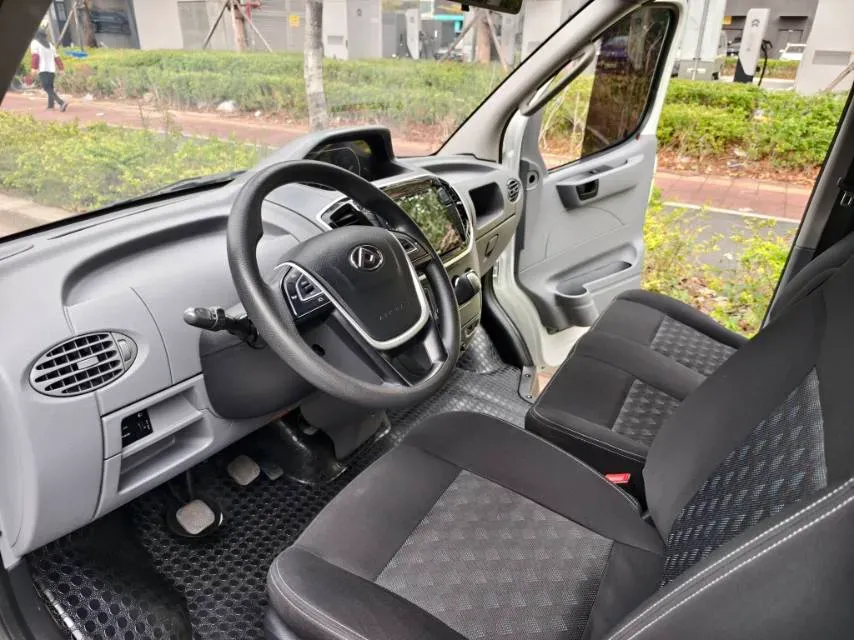 2023 MAXUS XinTu V80 2.0T 127HP L4 6MT,autocango,china used car exporter,china ev exporter,chinese used car exporter,chinese used ev exporter