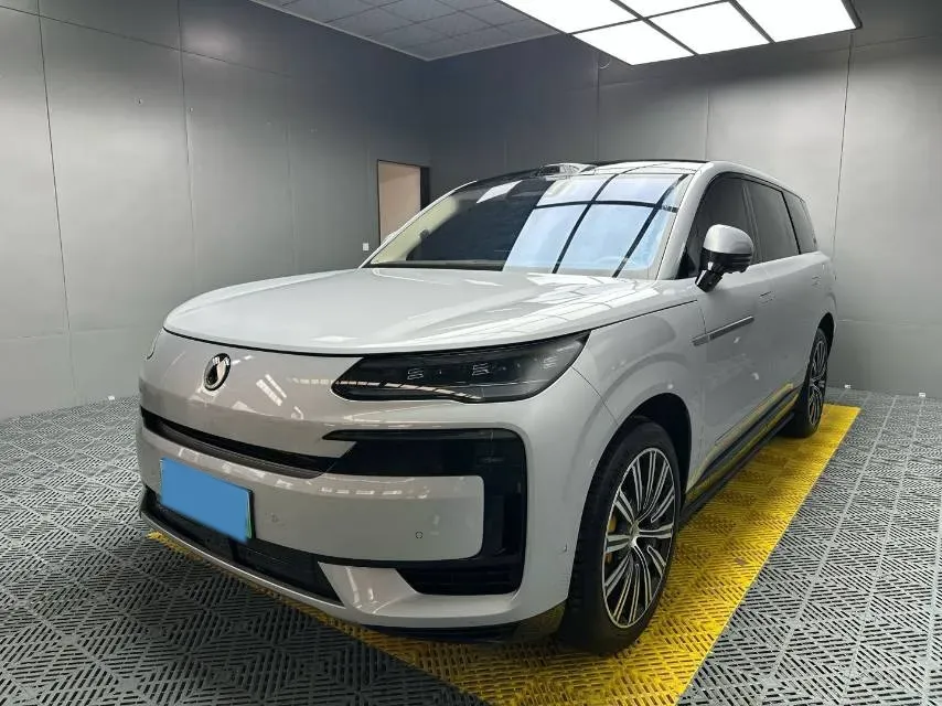2025 Denza DenzaN9 2.0T 207HP L4 E-CVT PHEV,autocango,china used car exporter,china ev exporter,chinese used car exporter,chinese used ev exporter