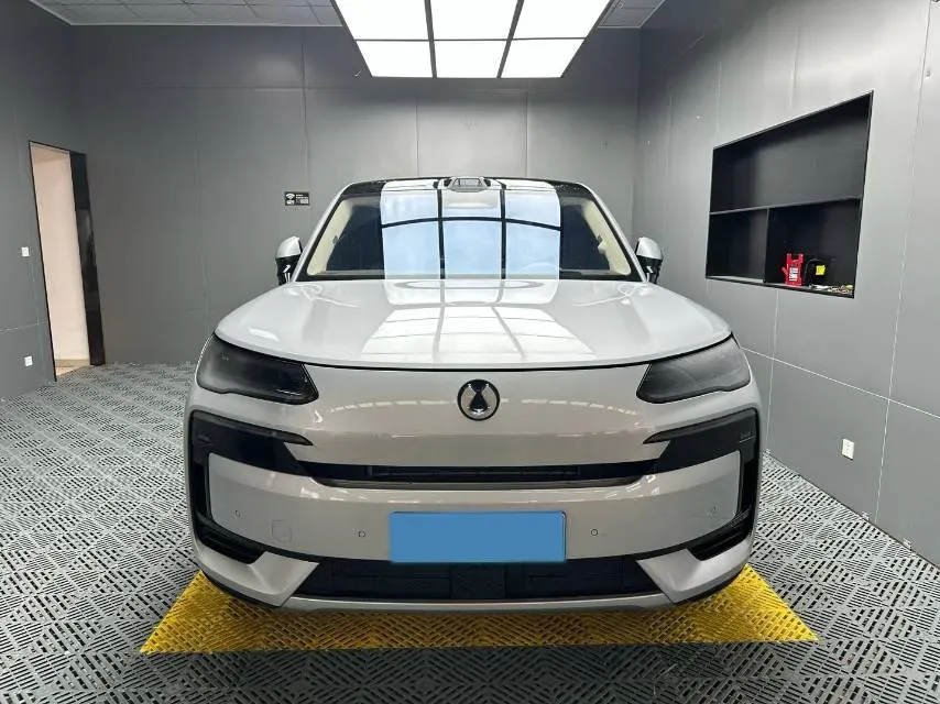 2025 Denza DenzaN9 2.0T 207HP L4 E-CVT PHEV,autocango,china used car exporter,china ev exporter,chinese used car exporter,chinese used ev exporter