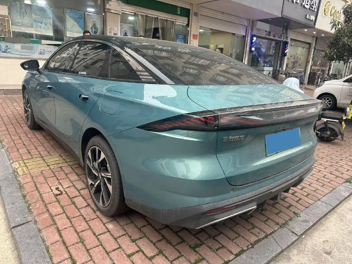 2024 Geely Galaxy L6 1.5T 163HP L4 3DHT PHEV,autocango,china used car exporter,china ev exporter,chinese used car exporter,chinese used ev exporter