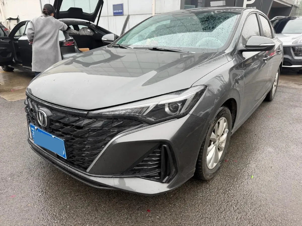 2025 ChangAn Eado 1.5L 110HP L4 5MT,autocango,china used car exporter,china ev exporter,chinese used car exporter,chinese used ev exporter