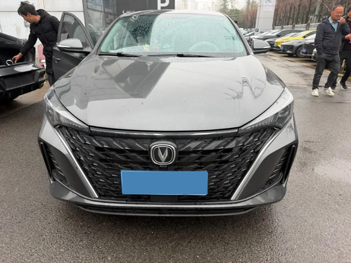 2025 ChangAn Eado 1.5L 110HP L4 5MT,autocango,china used car exporter,china ev exporter,chinese used car exporter,chinese used ev exporter