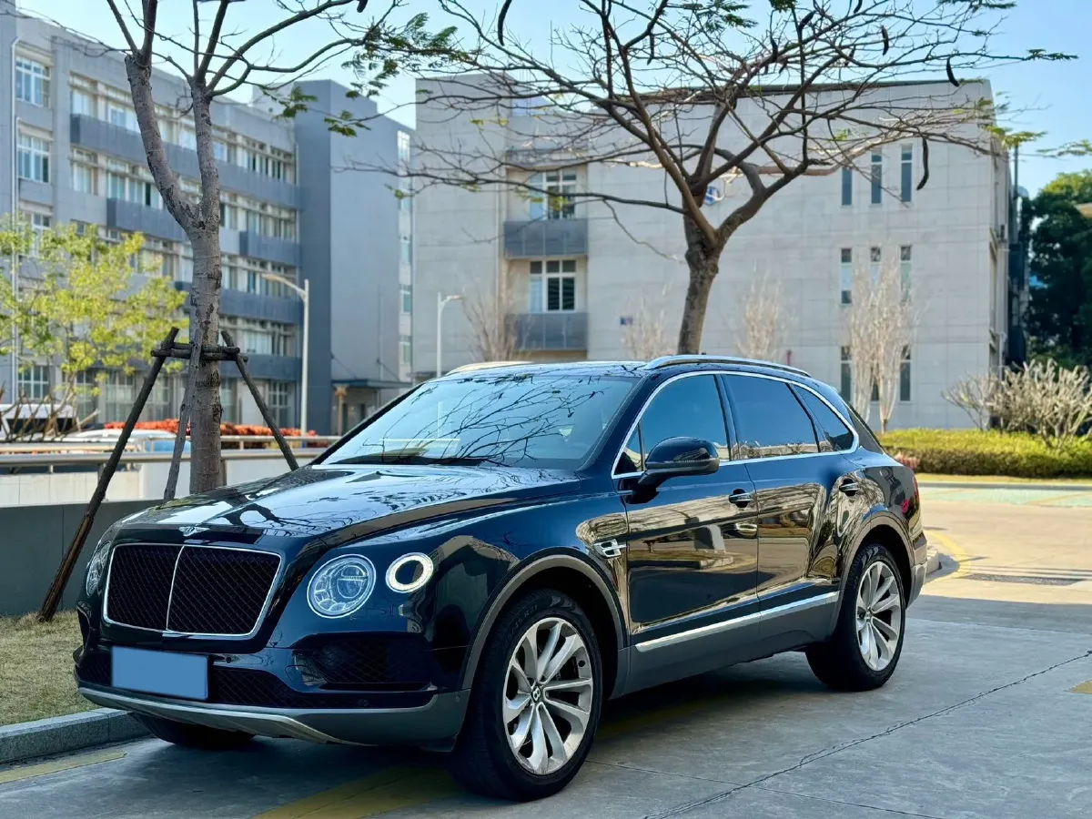 2018 Bentley Bentayga 4.0T 550HP V8 8AT,autocango,china used car exporter,china ev exporter,chinese used car exporter,chinese used ev exporter
