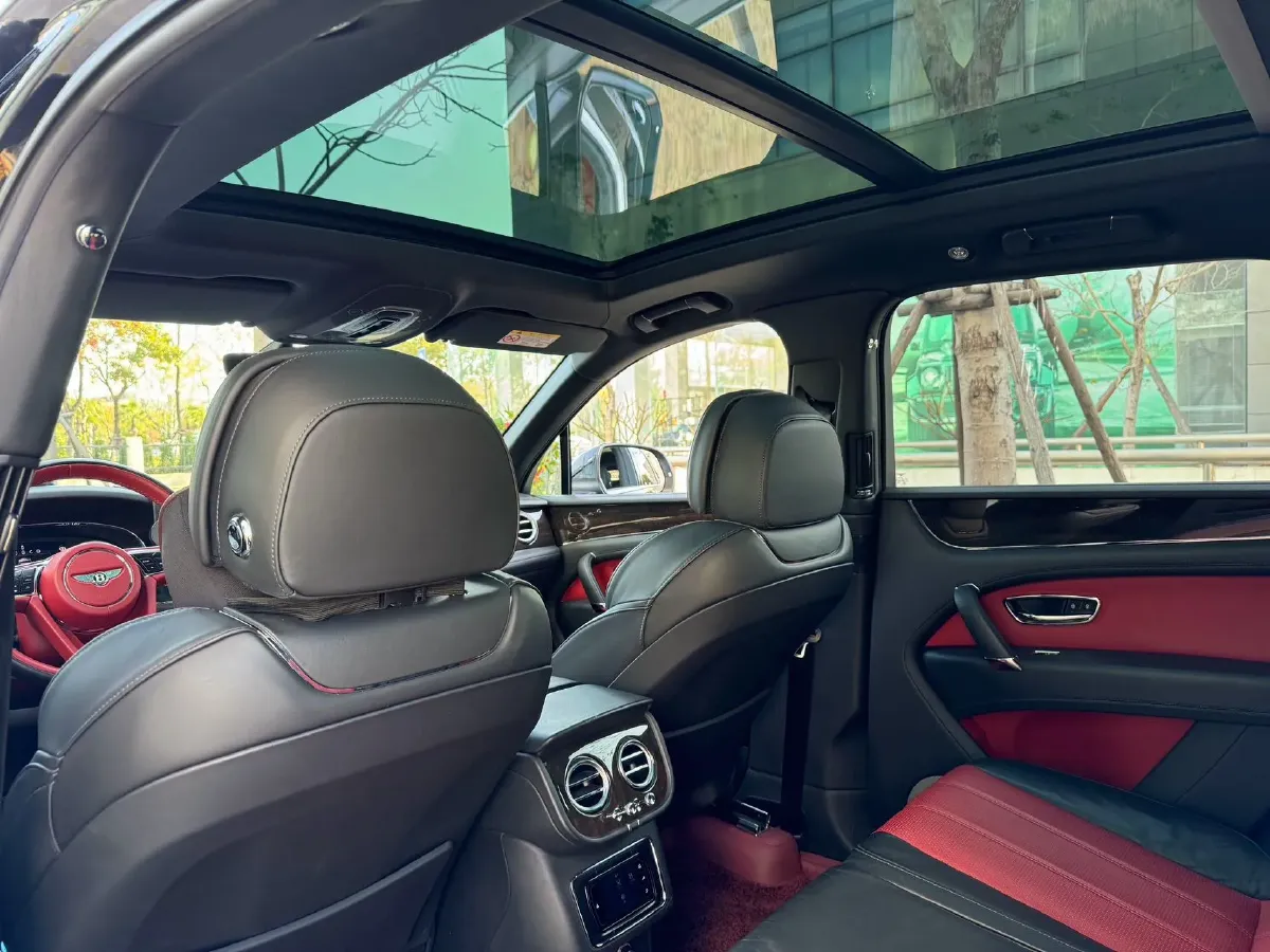 2018 Bentley Bentayga 4.0T 550HP V8 8AT,autocango,china used car exporter,china ev exporter,chinese used car exporter,chinese used ev exporter