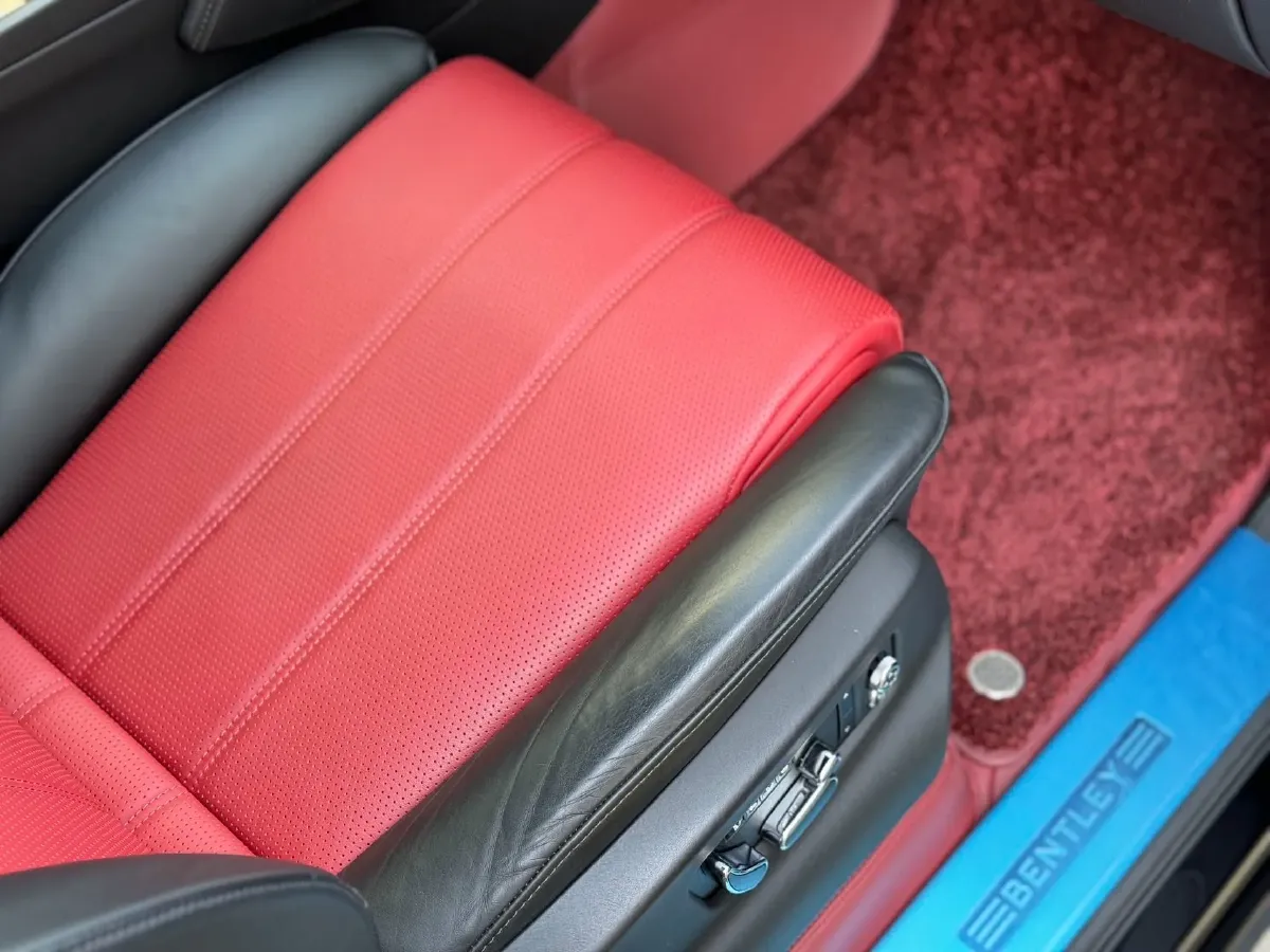 2018 Bentley Bentayga 4.0T 550HP V8 8AT,autocango,china used car exporter,china ev exporter,chinese used car exporter,chinese used ev exporter