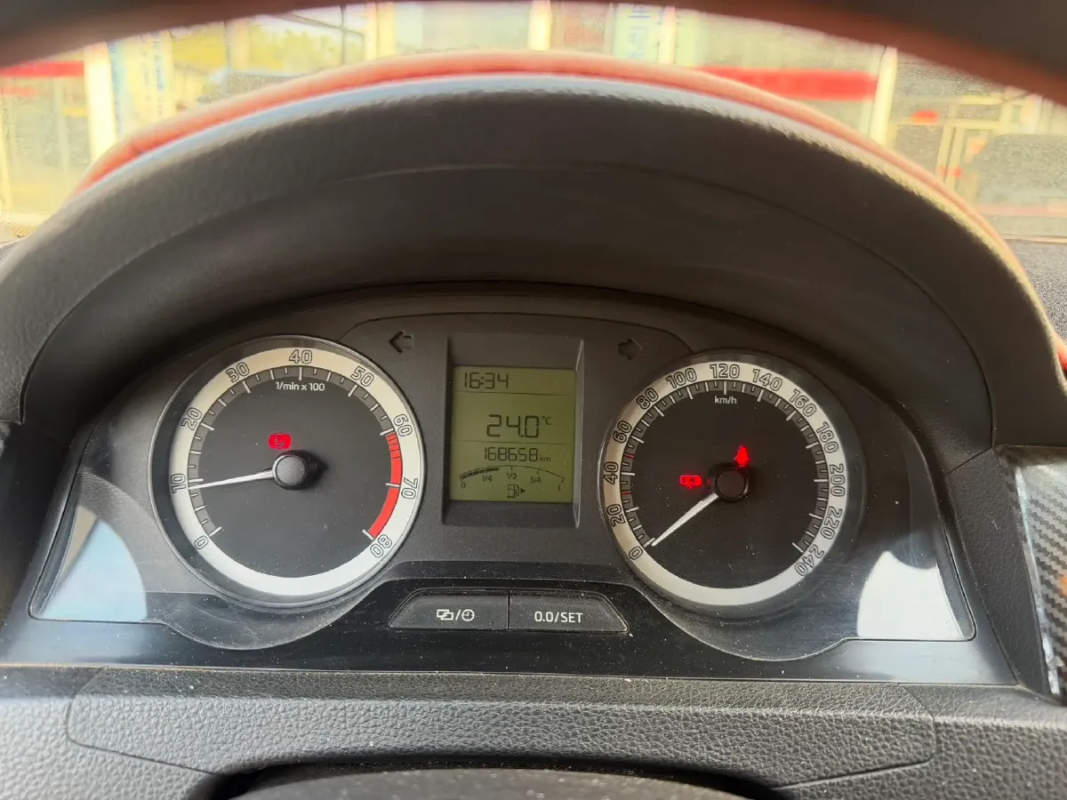 2018 Skoda Rapid 1.6L 110HP L4 5MT,autocango,china used car exporter,china ev exporter,chinese used car exporter,chinese used ev exporter