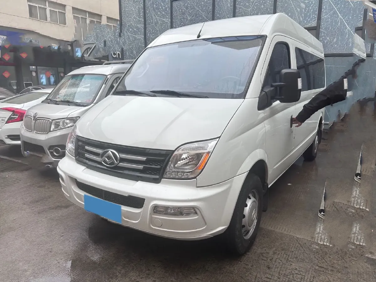 2021 MAXUS XinTu V80 2.0T 127HP L4 6MT,autocango,china used car exporter,china ev exporter,chinese used car exporter,chinese used ev exporter