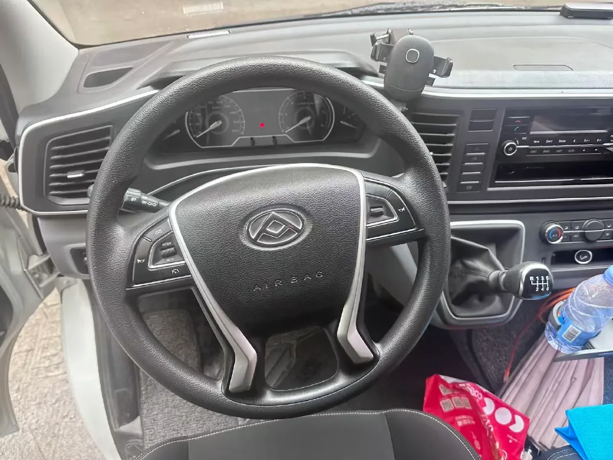 2021 MAXUS XinTu V80 2.0T 127HP L4 6MT,autocango,china used car exporter,china ev exporter,chinese used car exporter,chinese used ev exporter