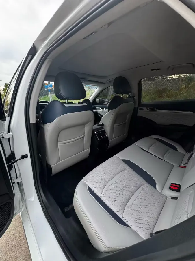 2021 Geely Preface 2.0T 190HP L4 7DCT,autocango,china used car exporter,china ev exporter,chinese used car exporter,chinese used ev exporter