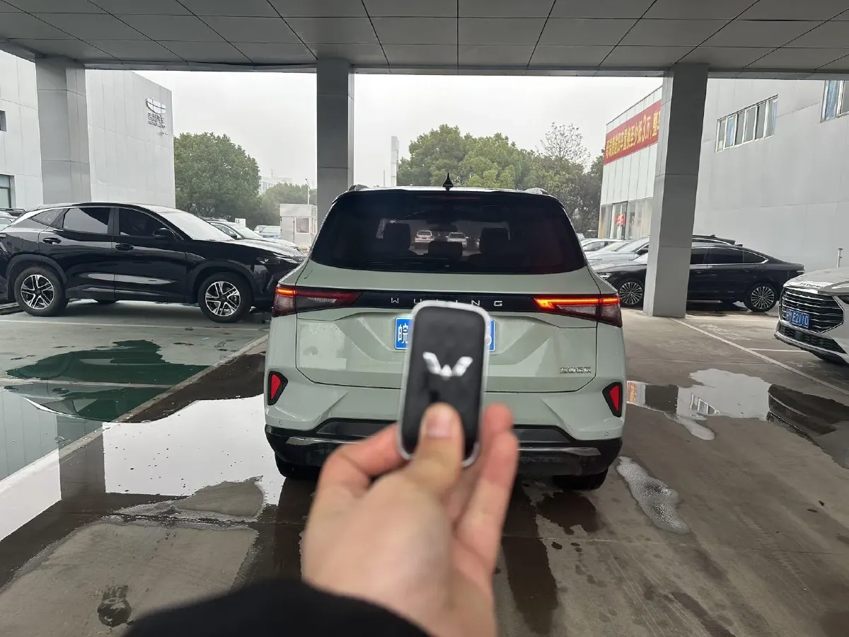 2021 WuLing XingChen 1.5T 147HP L4 CVT,autocango,china used car exporter,china ev exporter,chinese used car exporter,chinese used ev exporter