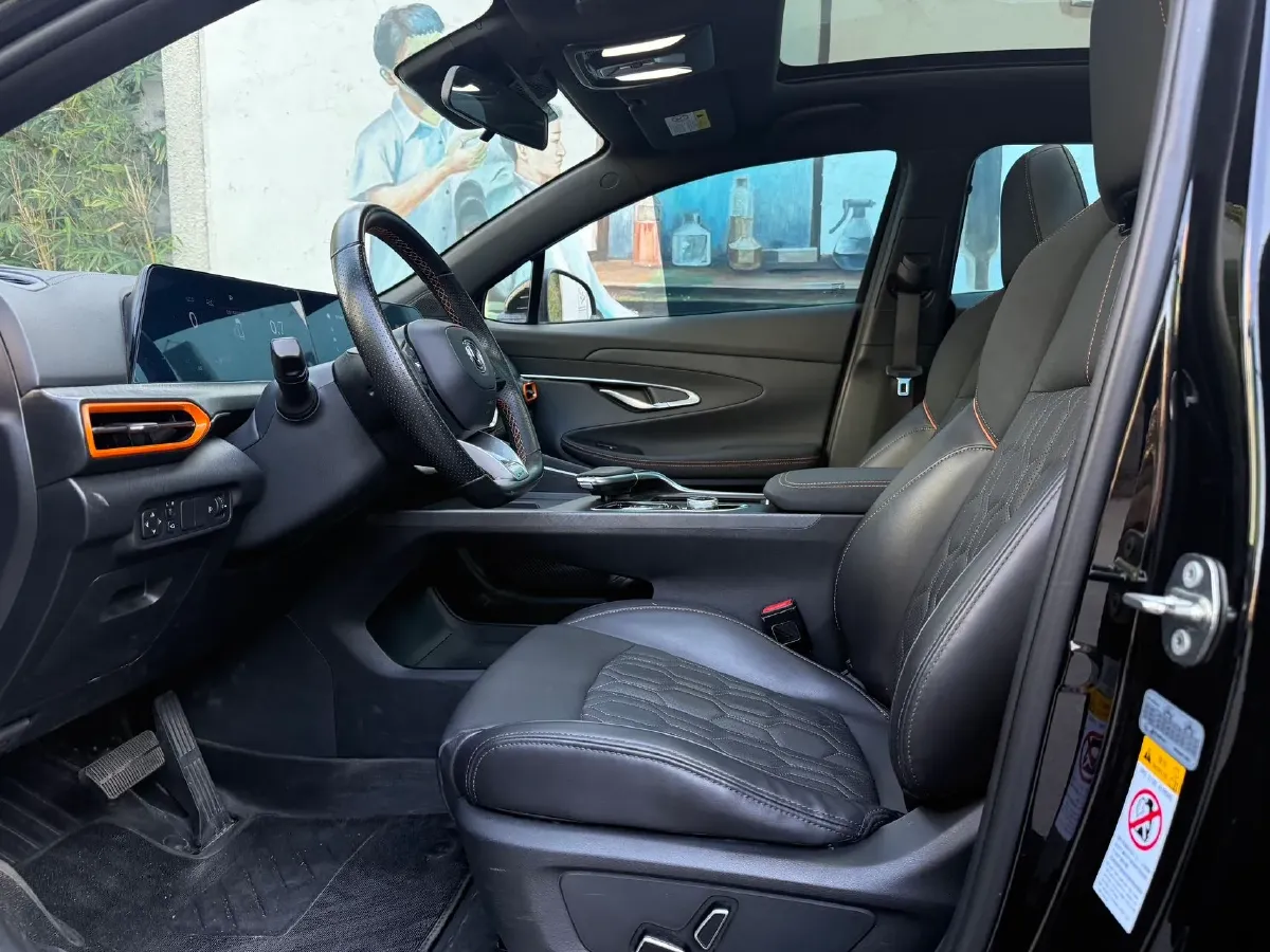 2022 ChangAn UNI-T 1.5T 188HP L4 7DCT,autocango,china used car exporter,china ev exporter,chinese used car exporter,chinese used ev exporter