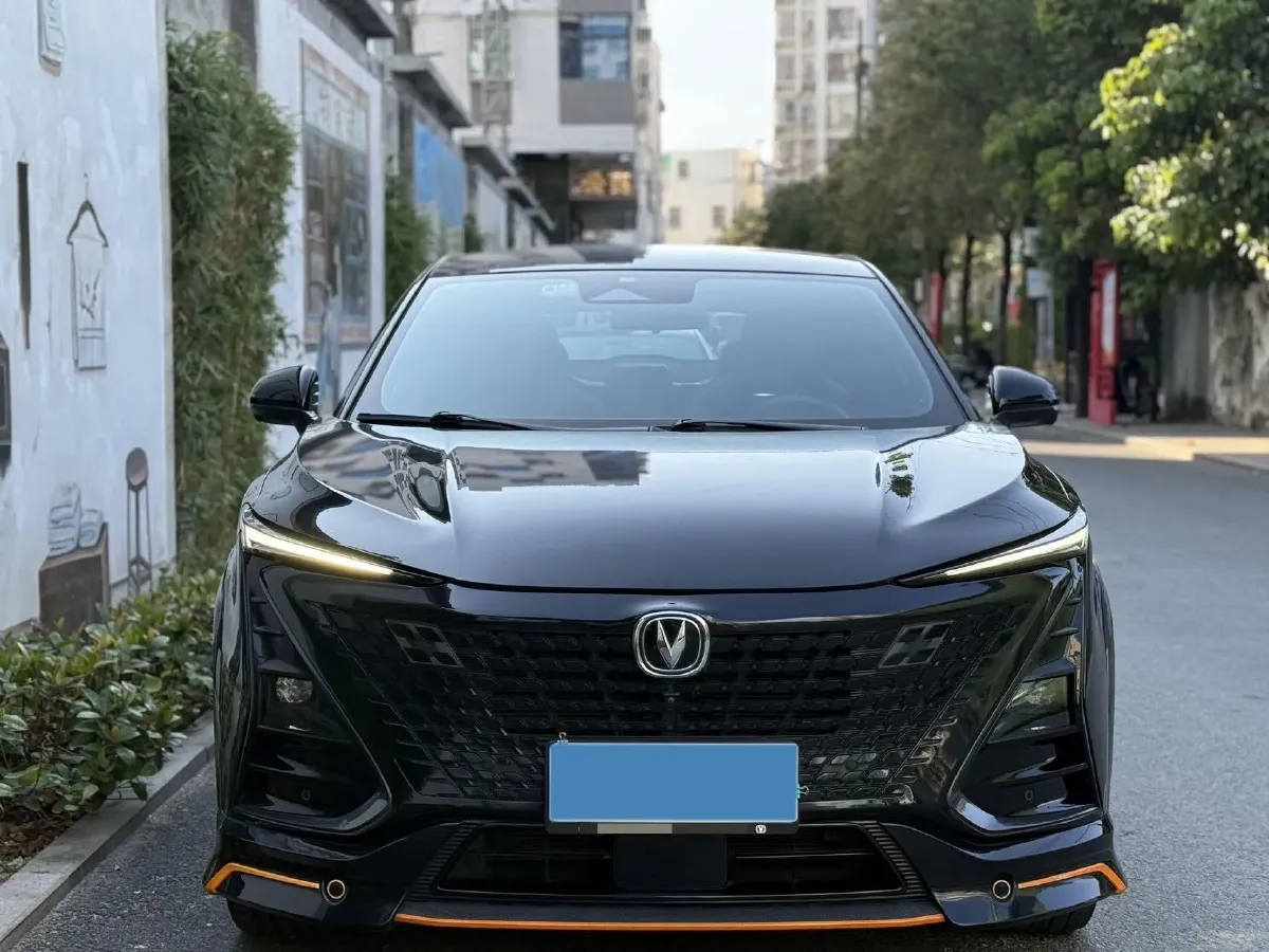 2022 ChangAn UNI-T 1.5T 188HP L4 7DCT,autocango,china used car exporter,china ev exporter,chinese used car exporter,chinese used ev exporter