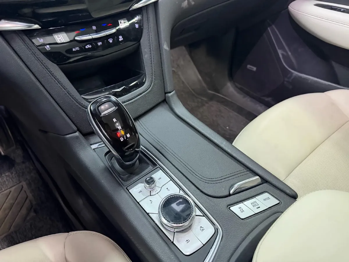 2020 Cadillac XT6 2.0T 237HP L4 9AT,autocango,china used car exporter,china ev exporter,chinese used car exporter,chinese used ev exporter