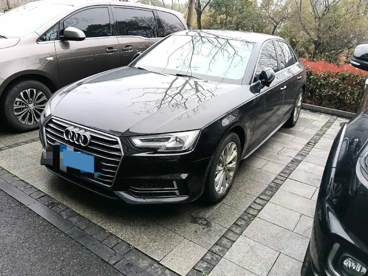 2019 Audi A4L 2.0T 190HP L4 7DCT,autocango,china used car exporter,china ev exporter,chinese used car exporter,chinese used ev exporter