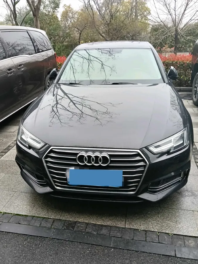 2019 Audi A4L 2.0T 190HP L4 7DCT,autocango,china used car exporter,china ev exporter,chinese used car exporter,chinese used ev exporter