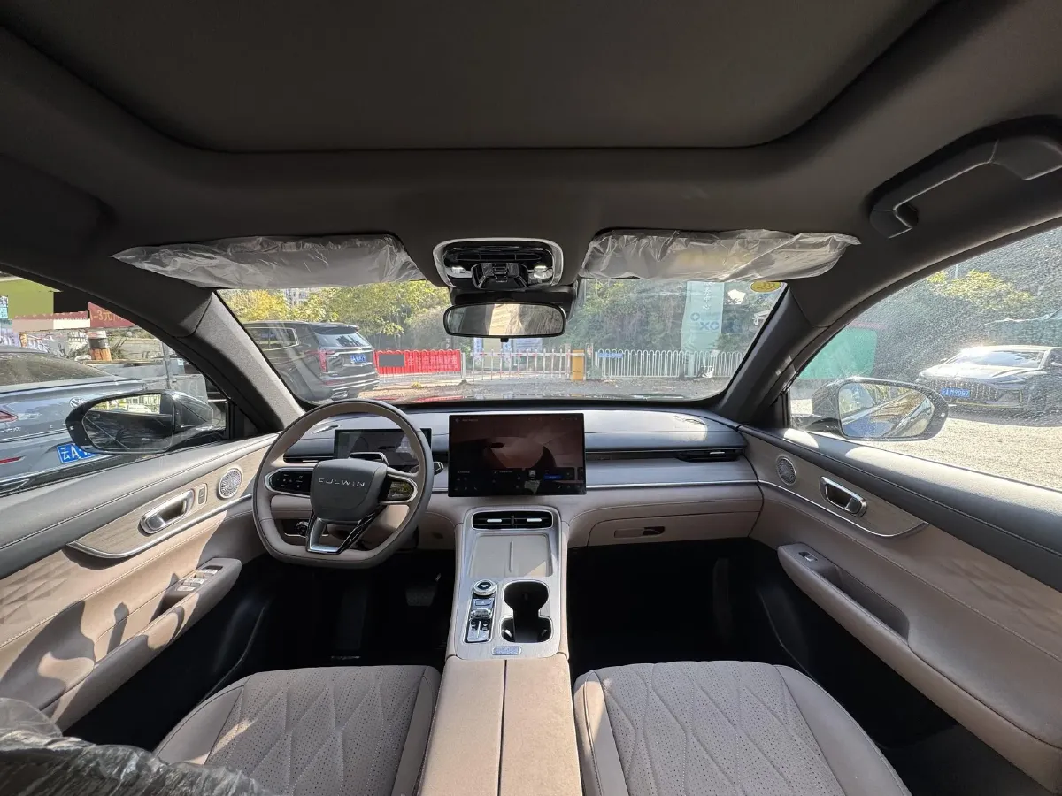 2025 Fulwin FulwinT8 1.5T 156HP L4 1DHT PHEV 18.67KWH,autocango,china used car exporter,china ev exporter,chinese used car exporter,chinese used ev exporter