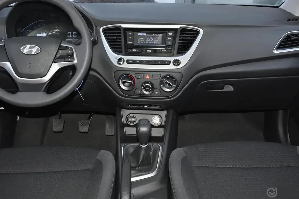 2016 Hyundai Verna 1.4L 100HP L4 6MT,autocango,china used car exporter,china ev exporter,chinese used car exporter,chinese used ev exporter