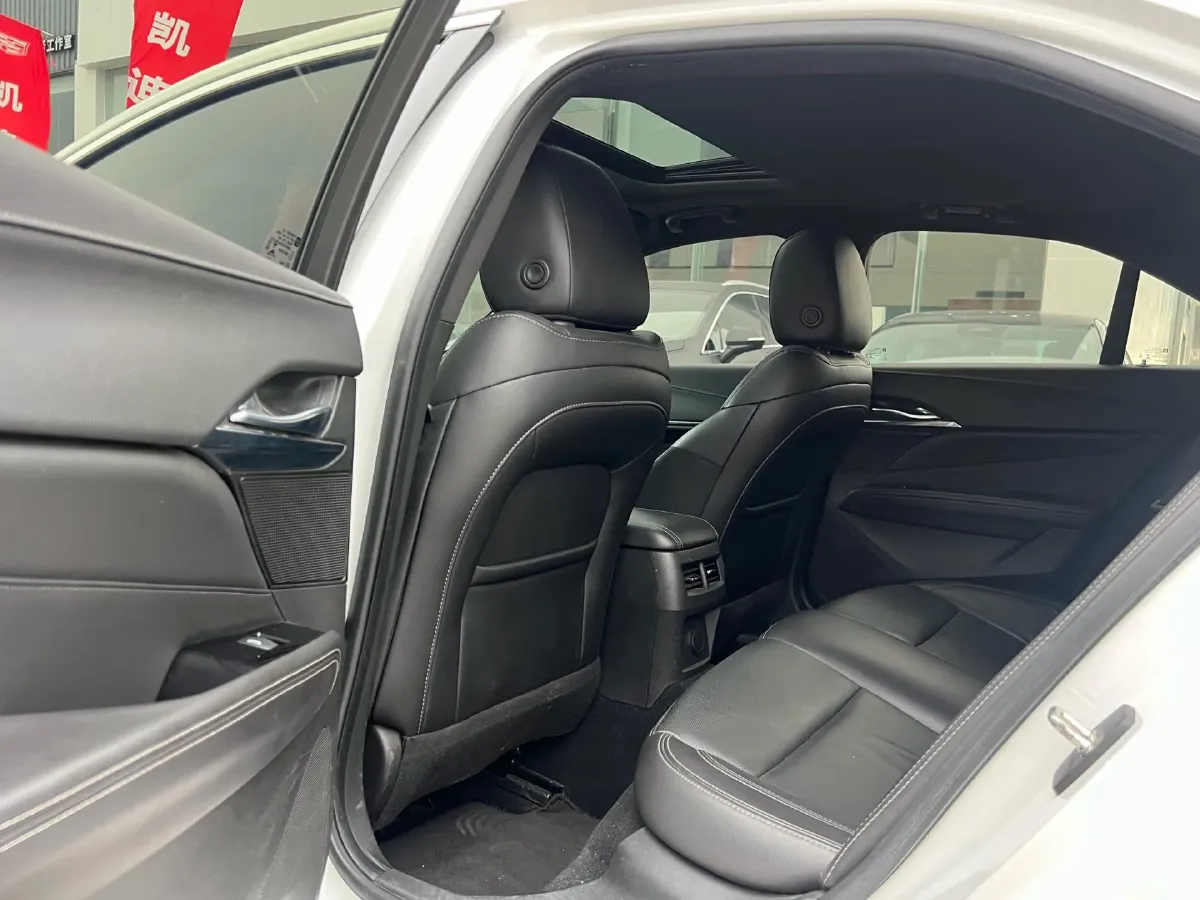 2022 Cadillac CT4 2.0T 237HP L4 8AT,autocango,china used car exporter,china ev exporter,chinese used car exporter,chinese used ev exporter