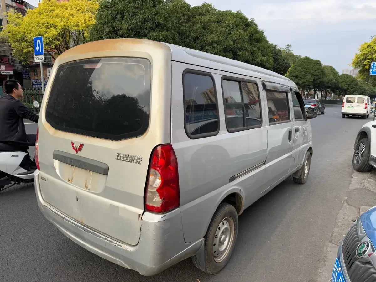 2017 WuLing RongGuang 1.5L 107HP L4 5MT,autocango,china used car exporter,china ev exporter,chinese used car exporter,chinese used ev exporter