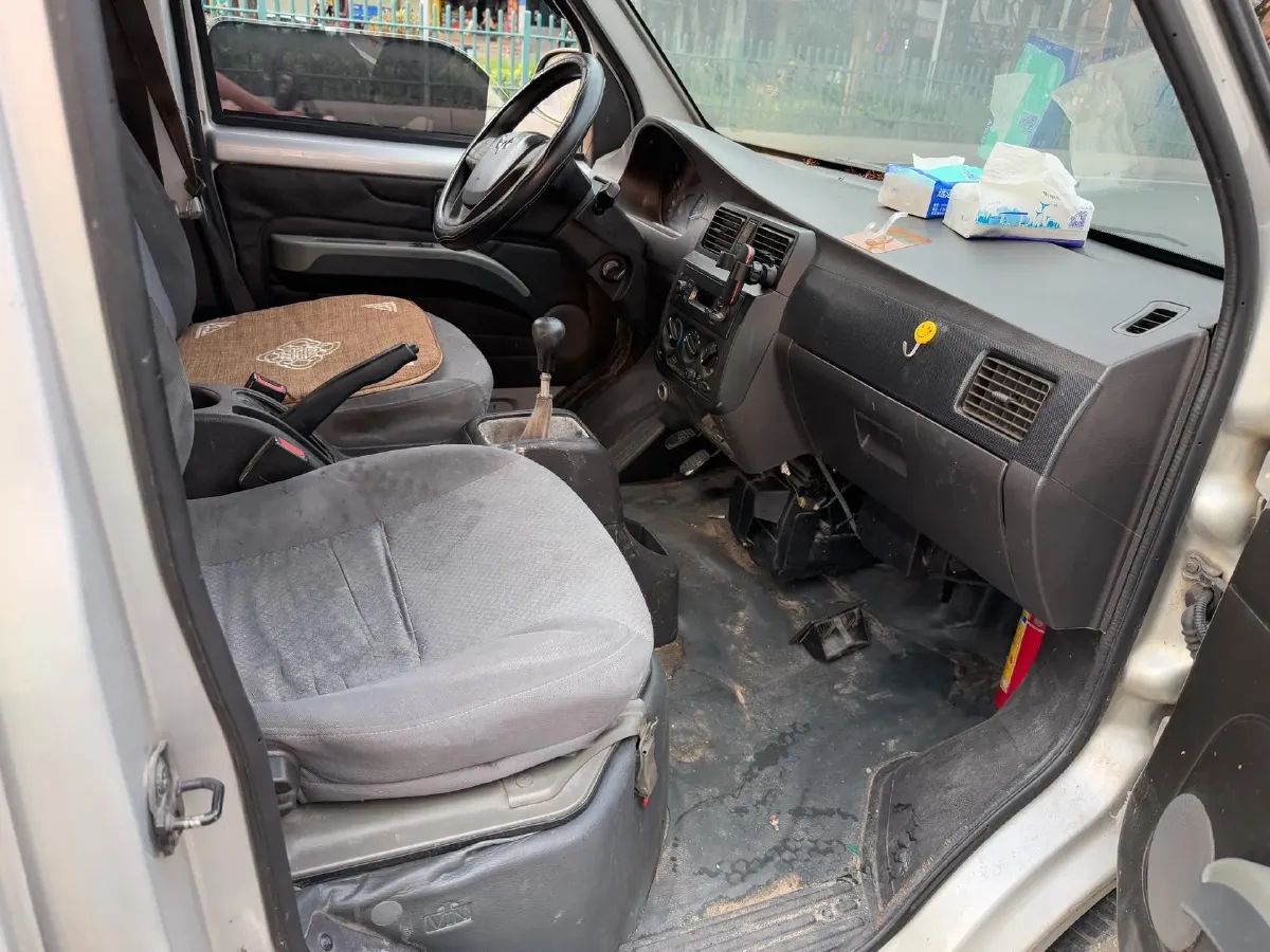 2017 WuLing RongGuang 1.5L 107HP L4 5MT,autocango,china used car exporter,china ev exporter,chinese used car exporter,chinese used ev exporter