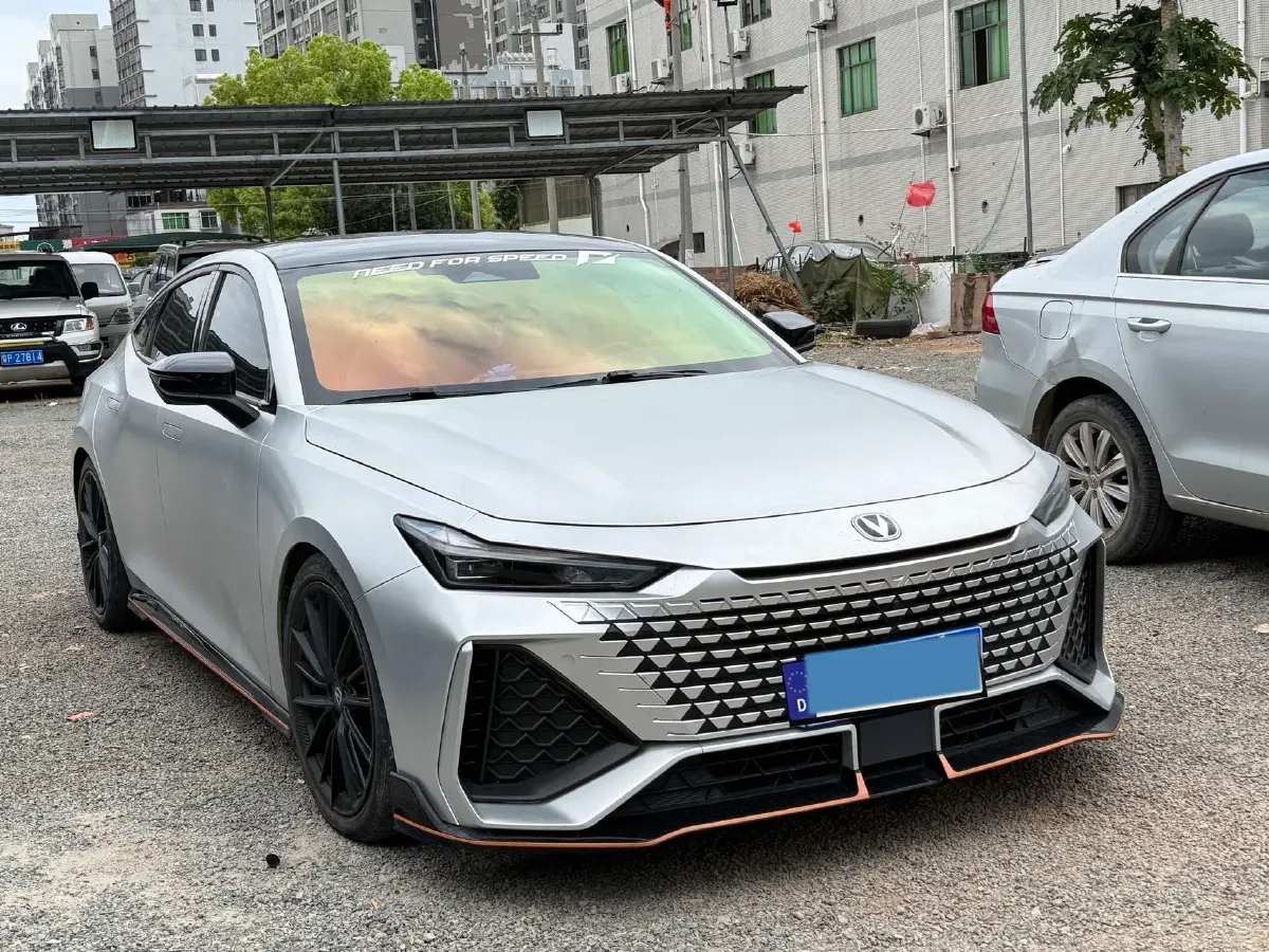 2022 ChangAn UNI-V 2.0T 233HP L4 8AT,autocango,china used car exporter,china ev exporter,chinese used car exporter,chinese used ev exporter